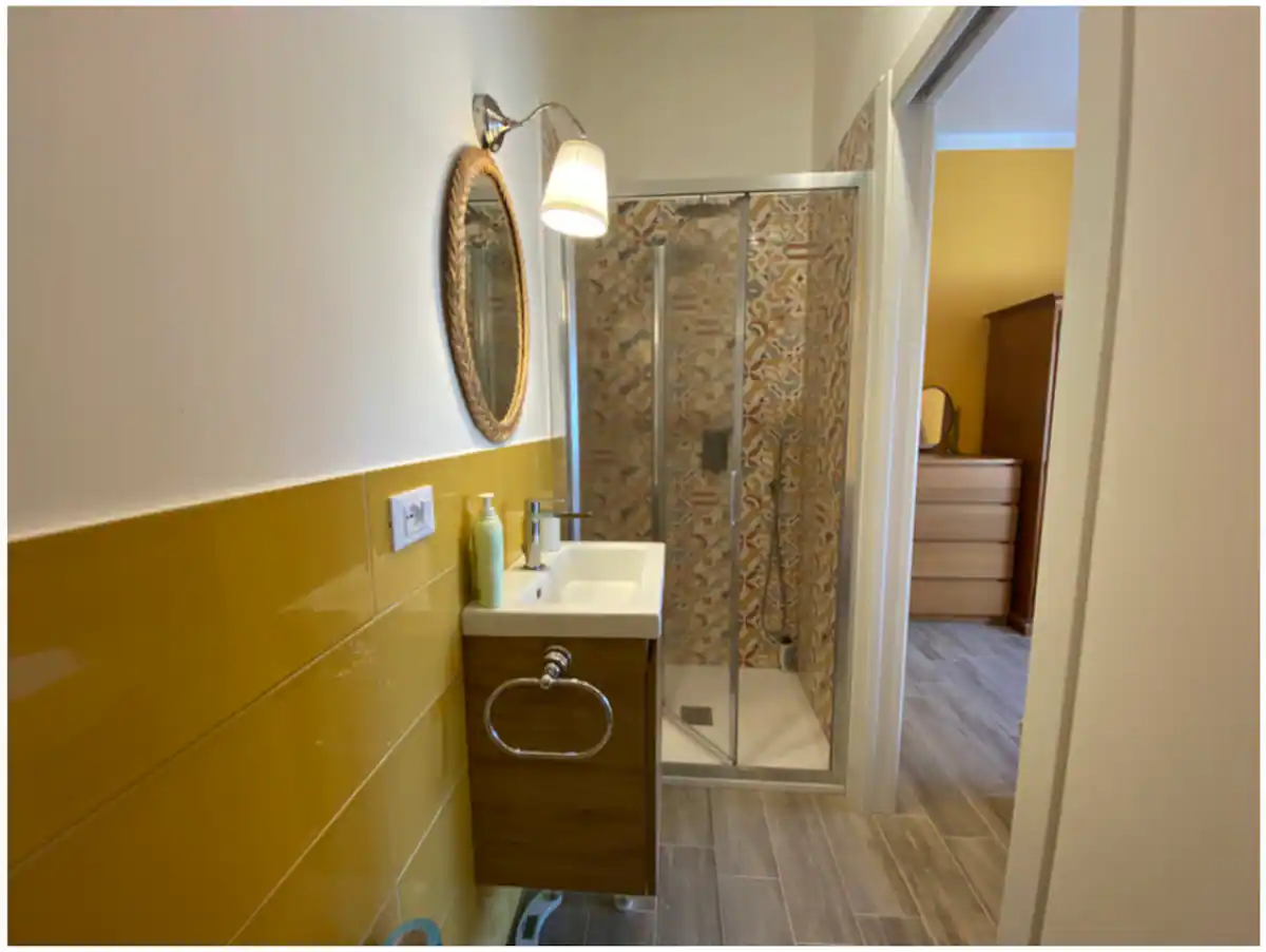 bagno completo 2 bagno completo appartamento sul mare Cecina